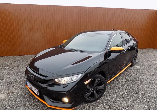 Honda Civic cena 59900 przebieg: 105000, rok produkcji 2018 z Susz małe 379